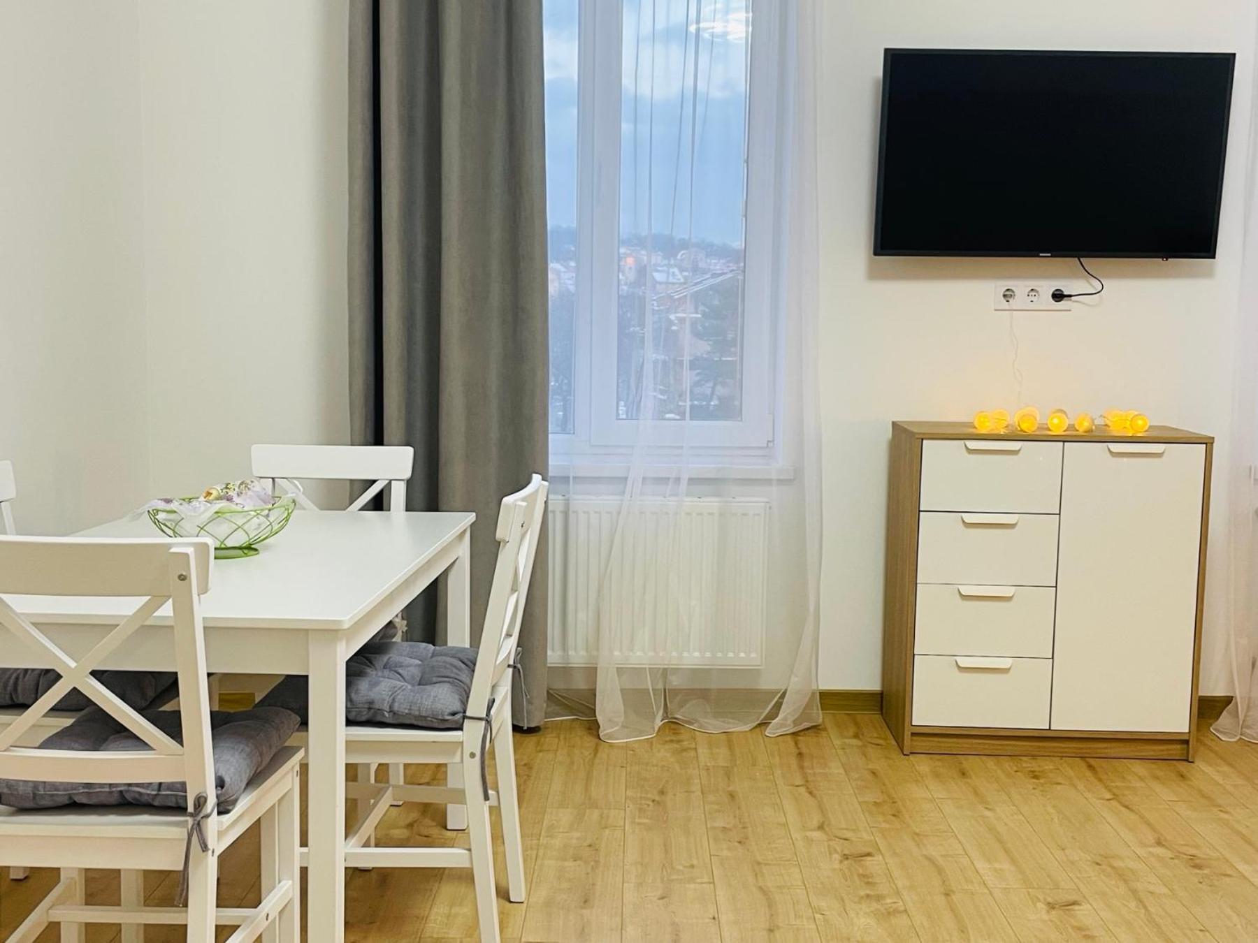 Apartment на куліша 3, сучасні біля оперного Lviv
