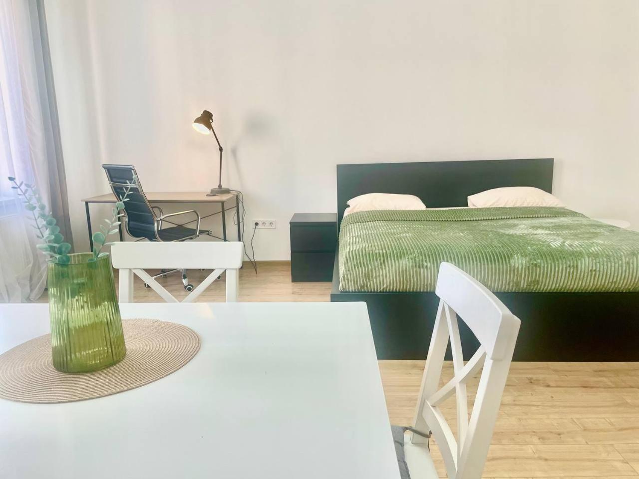 Apartment на куліша 3, сучасні біля оперного *